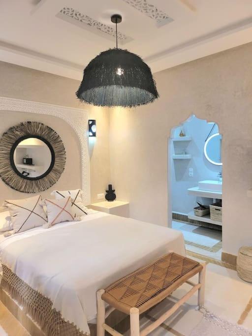 Riad Isahiac Avec Piscine En Exclusivite Marrákes Kültér fotó