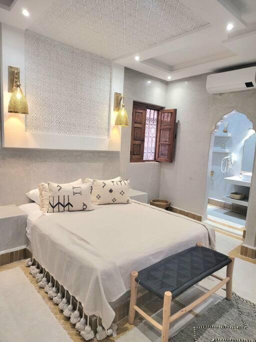 Riad Isahiac Avec Piscine En Exclusivite Marrákes Kültér fotó