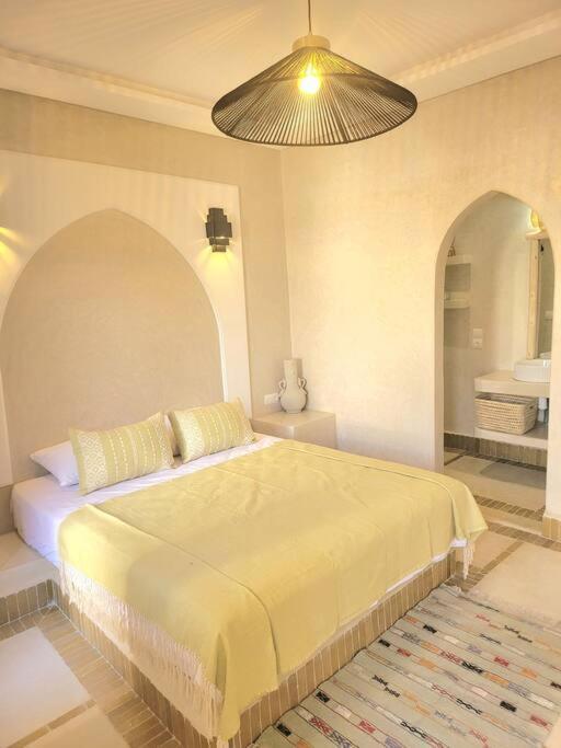 Riad Isahiac Avec Piscine En Exclusivite Marrákes Kültér fotó